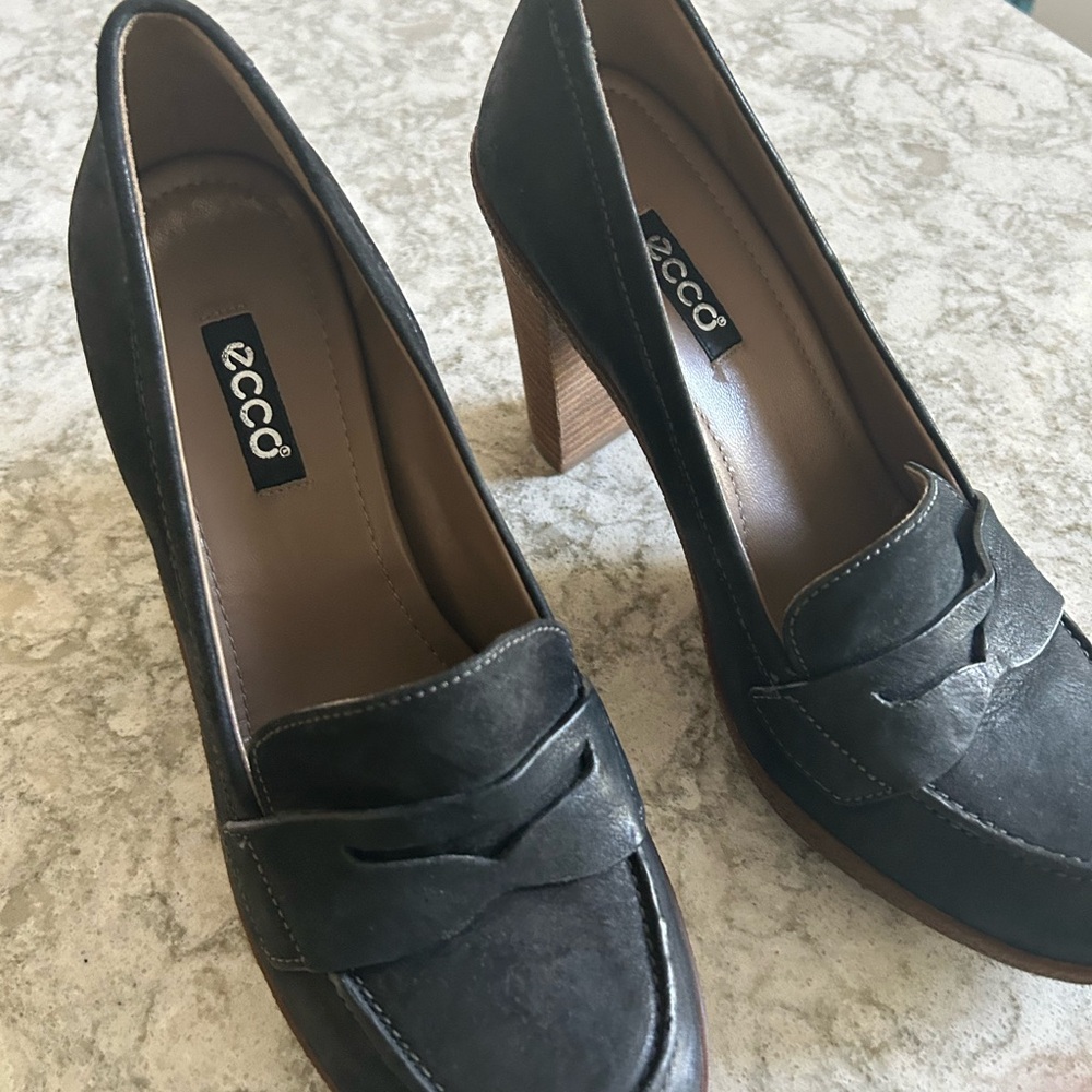 Brand new without tags dark blue suede Ecco shoes, heel with platform